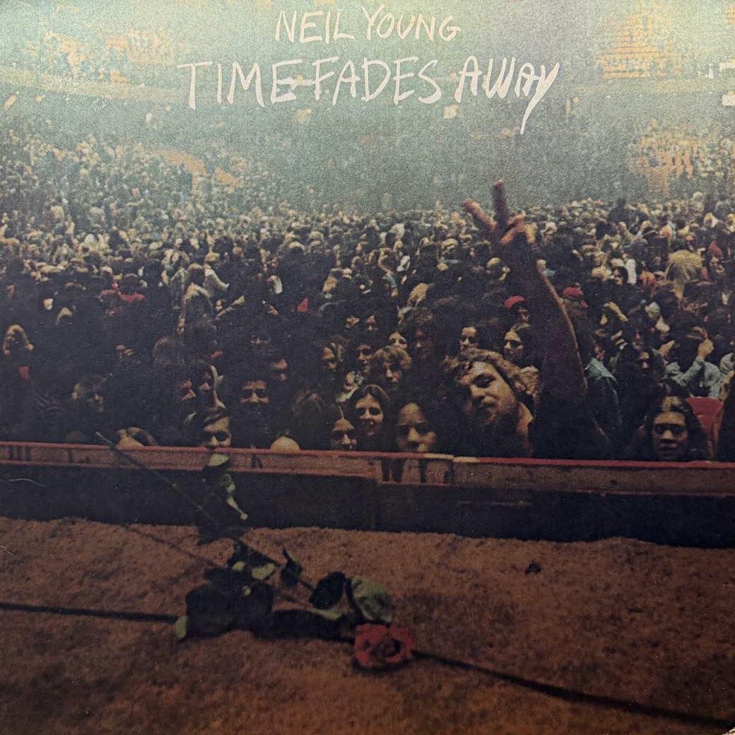 Neil Young 〈Time Fades Away〉 자켓