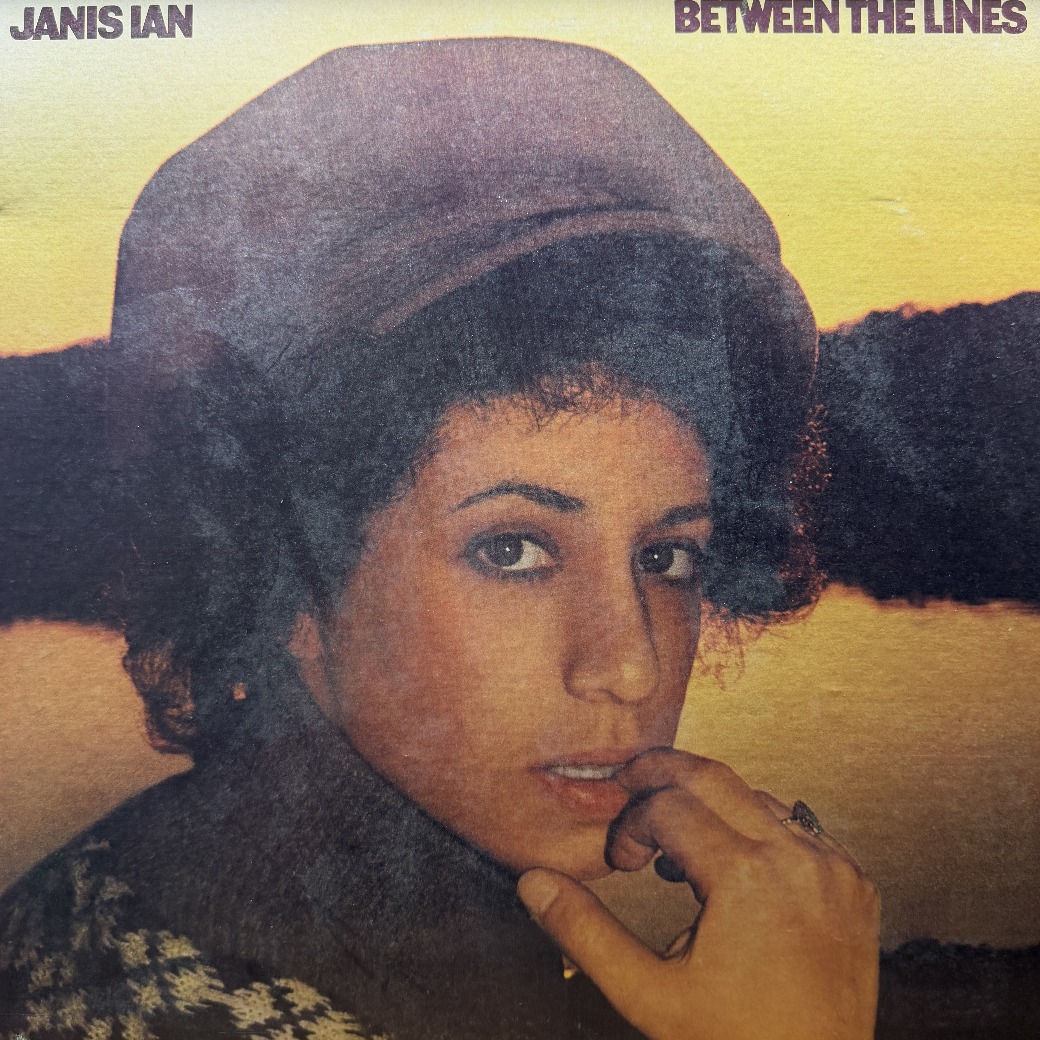Janis Ian 〈Between The Lines〉 자켓