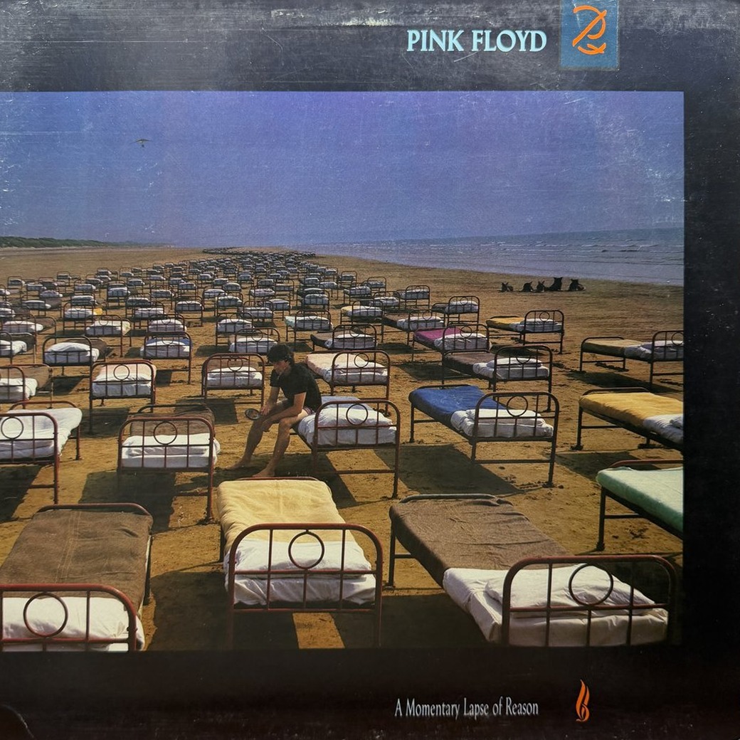 Pink Floyd 〈A Momentary Lapse Of Reason〉 자켓