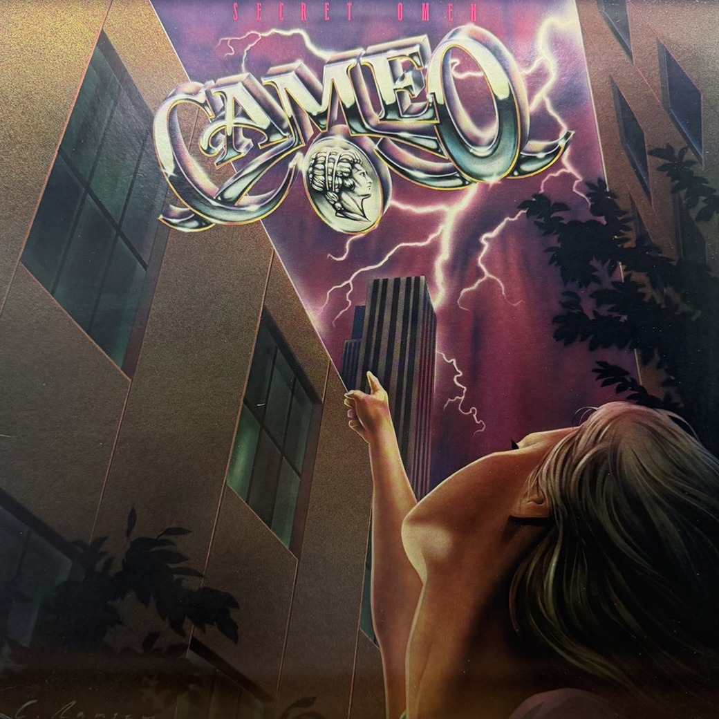 Cameo 〈Secret Omen〉 자켓