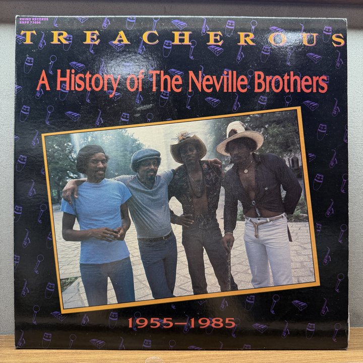 The Neville Brothers 〈Treacherous: A History Of The Neville Brothers〉 자켓