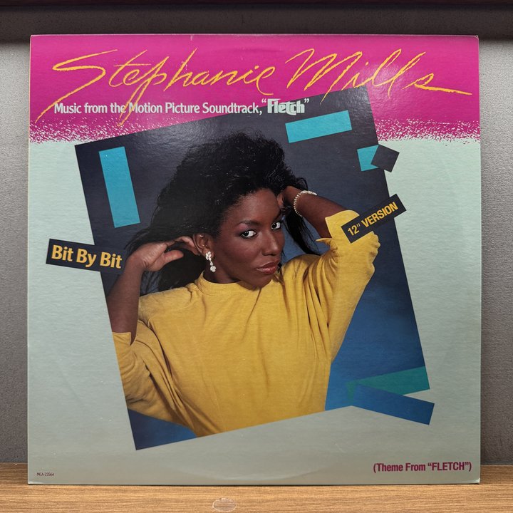 Stephanie Mills 〈Bit By Bit〉 자켓